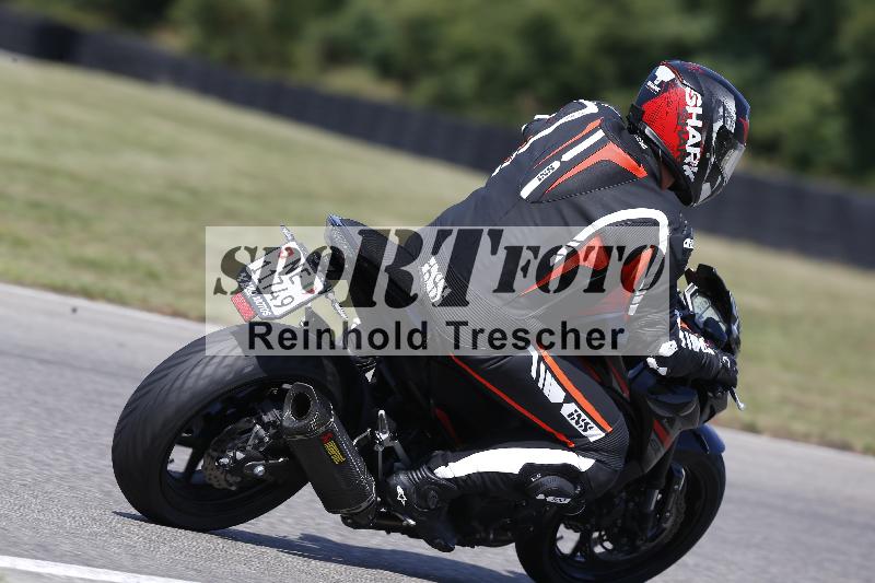 /Archiv-2025/49 26.08.2025 Cornu Master School ADR/gruen-vert/66